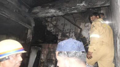 Photo of मेरठ में कपड़ा कारोबारी के मकान में लगी भीषण आग
